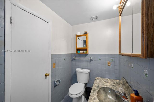 10446 SW 52nd St, Cooper City, FL 33328