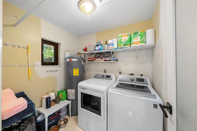 10446 SW 52nd St, Cooper City, FL 33328