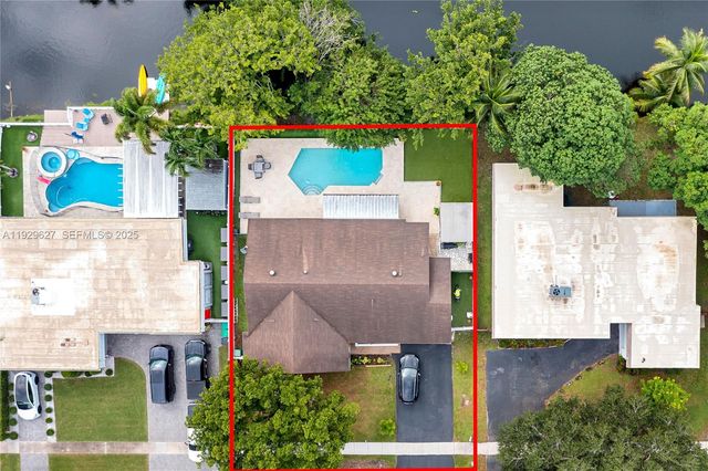 10446 SW 52nd St, Cooper City, FL 33328