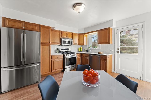 14 Baylor Circle, White Plains, NY 10605