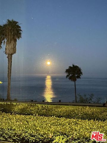 15221 Via De Las Olas, Pacific Palisades (los Angeles), CA 90272