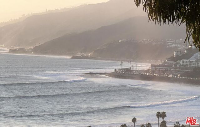 15221 Via De Las Olas, Pacific Palisades (los Angeles), CA 90272