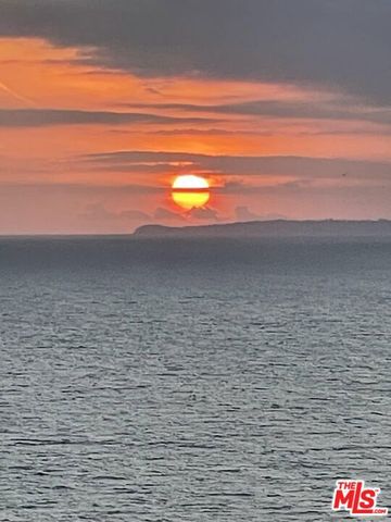 15221 Via De Las Olas, Pacific Palisades (los Angeles), CA 90272