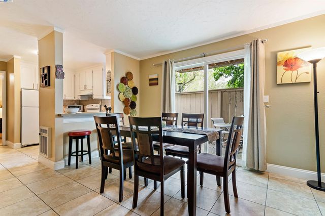 385 Camelback Rd 2, Pleasant Hill, CA 94523