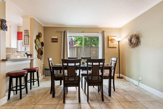 385 Camelback Rd 2, Pleasant Hill, CA 94523