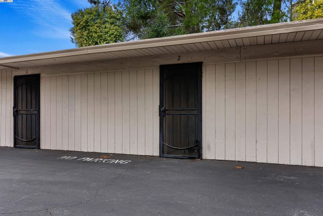 385 Camelback Rd 2, Pleasant Hill, CA 94523