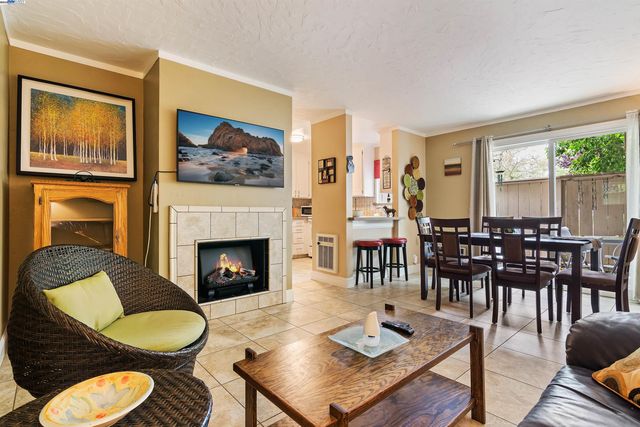 385 Camelback Rd 2, Pleasant Hill, CA 94523