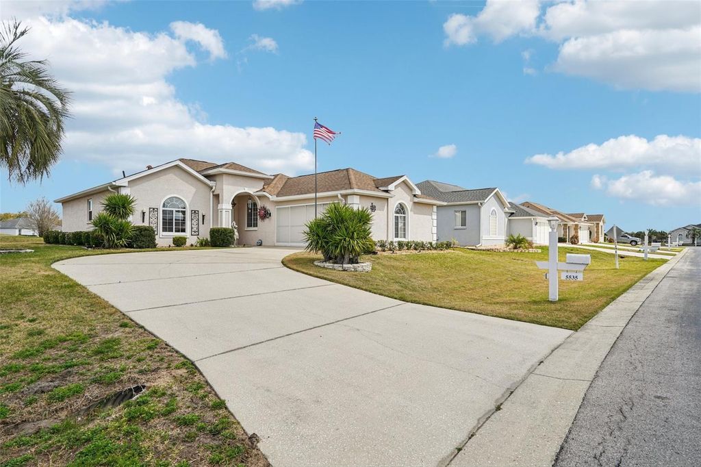 Image 2 of property listing at 5535 NW 23RD PLACE, Ocala, FL 34482