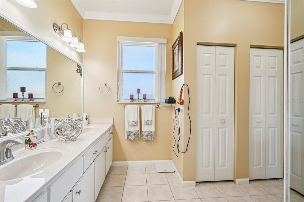 Image 13 of property listing at 5535 NW 23RD PLACE, Ocala, FL 34482