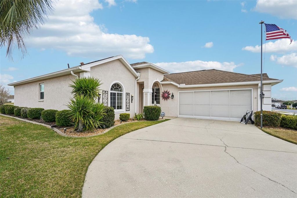 Image 3 of property listing at 5535 NW 23RD PLACE, Ocala, FL 34482