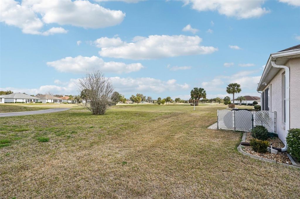 Image 22 of property listing at 5535 NW 23RD PLACE, Ocala, FL 34482