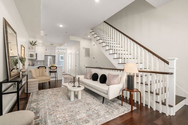 162 Clark Street TH, Cambridge, MA 02139