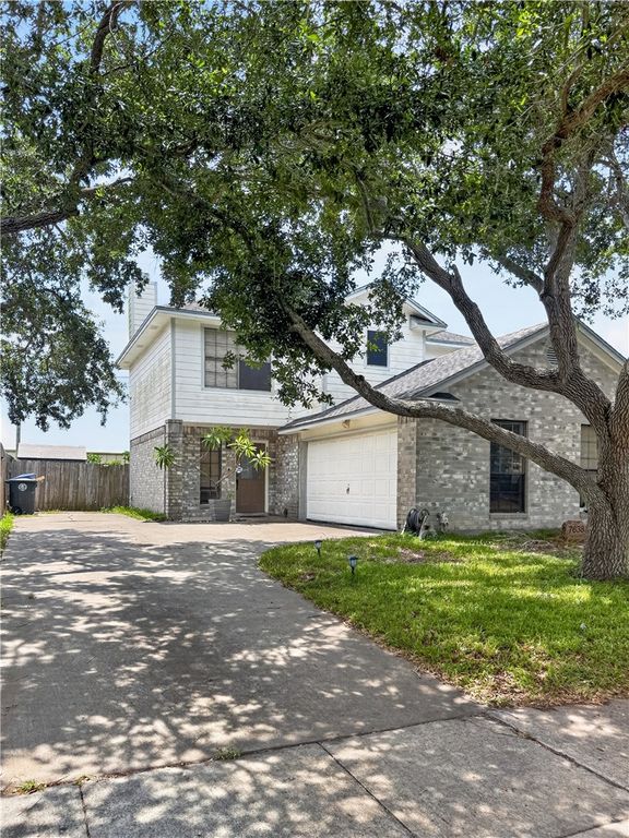 7638 Clearbrook Dr, Corpus Christi, TX 78413 — photo 2