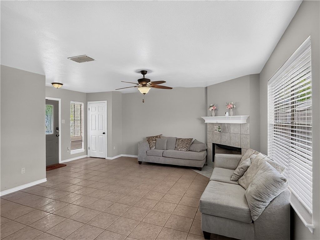 7638 Clearbrook Dr, Corpus Christi, TX 78413 — photo 4
