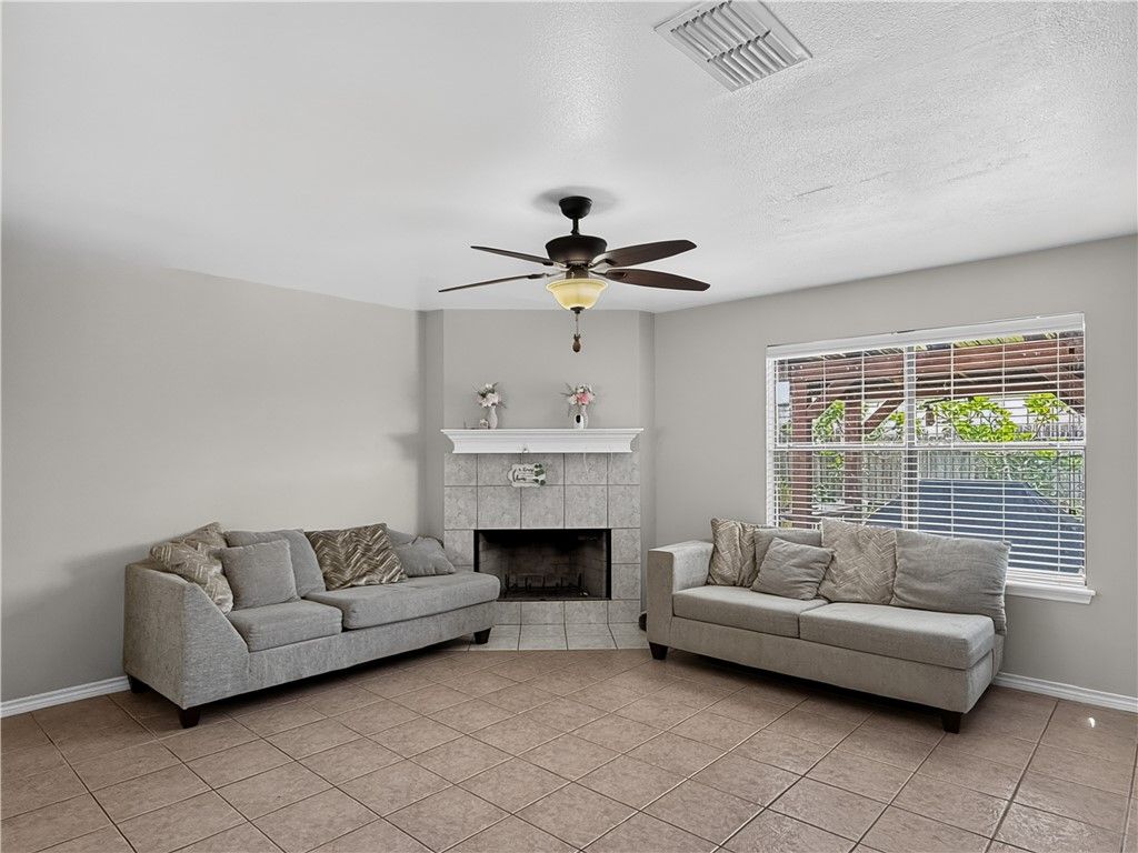 7638 Clearbrook Dr, Corpus Christi, TX 78413 — photo 5