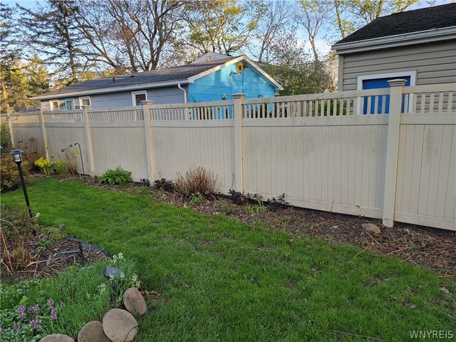 3542 Warner Drive, Grand Island, NY 14072