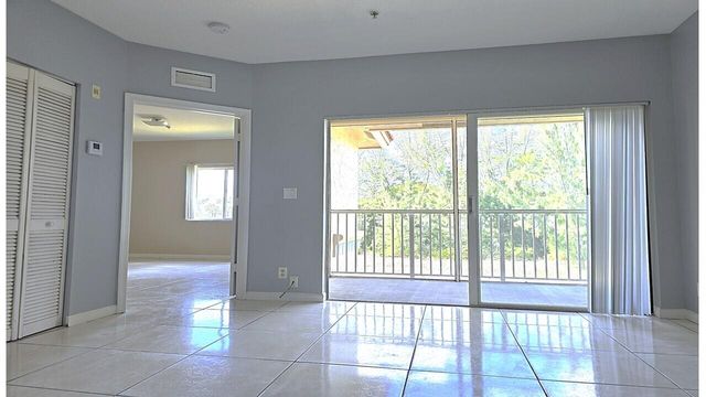 1169 Golden Lakes Boulevard 1122, West Palm Beach, FL 33411