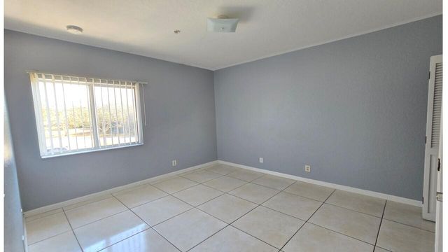 1169 Golden Lakes Boulevard 1122, West Palm Beach, FL 33411