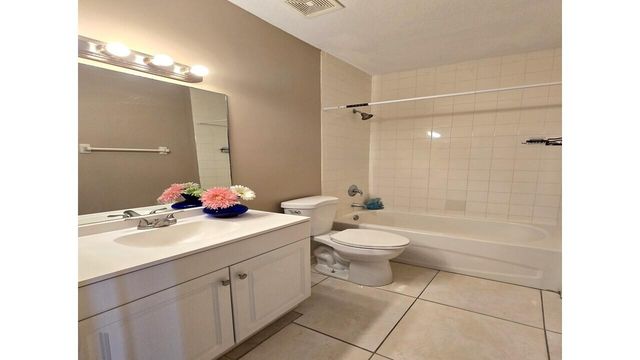 1169 Golden Lakes Boulevard 1122, West Palm Beach, FL 33411