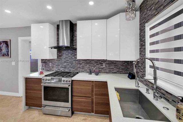 461 NE 115th St, Miami, FL 33161