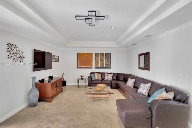 461 NE 115th St, Miami, FL 33161