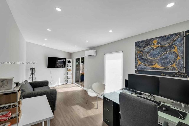 461 NE 115th St, Miami, FL 33161