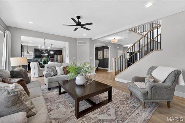 332 Pecan Bluffs Drive, Wentzville, MO 63385