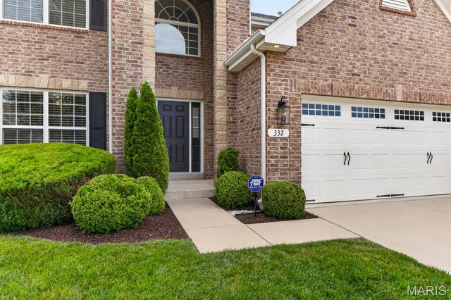 332 Pecan Bluffs Drive, Wentzville, MO 63385
