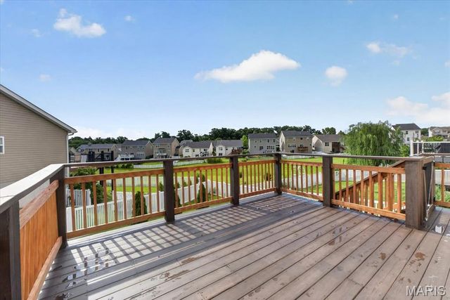 332 Pecan Bluffs Drive, Wentzville, MO 63385