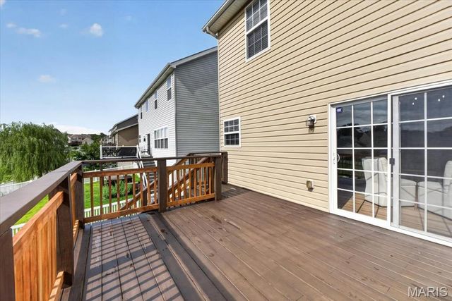 332 Pecan Bluffs Drive, Wentzville, MO 63385