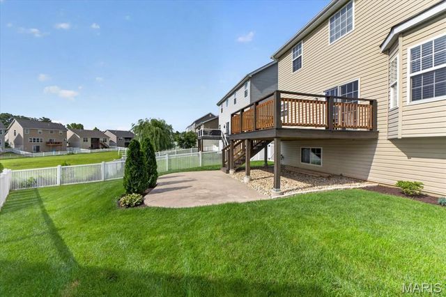 332 Pecan Bluffs Drive, Wentzville, MO 63385