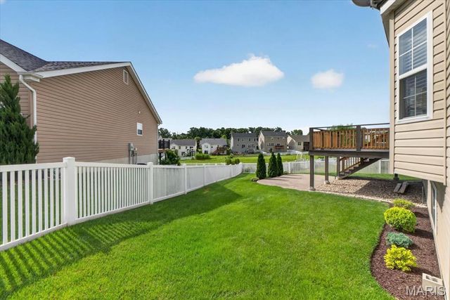 332 Pecan Bluffs Drive, Wentzville, MO 63385