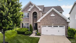 332 Pecan Bluffs Drive, Wentzville, MO 63385