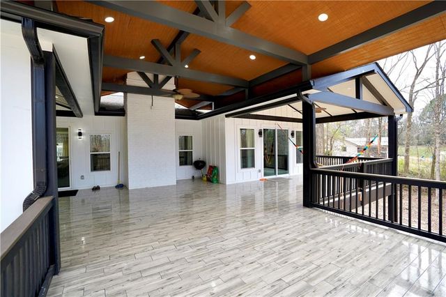 543 Duck Road, Braselton, GA 30517
