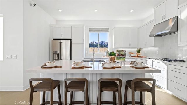 26656 Solstice Lane, Valencia, CA 91381