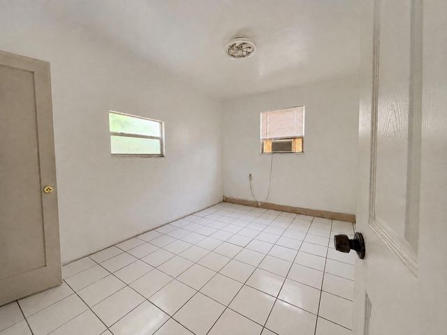 445 NE 163RD Street, Miami, FL 33162