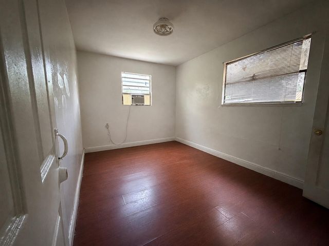 445 NE 163RD Street, Miami, FL 33162
