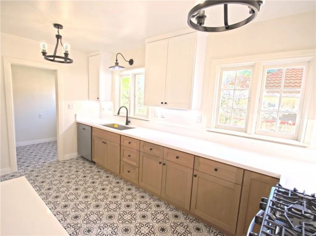 3265 Pine Street, Riverside, CA 92501