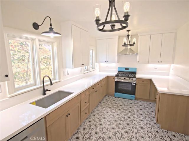 3265 Pine Street, Riverside, CA 92501