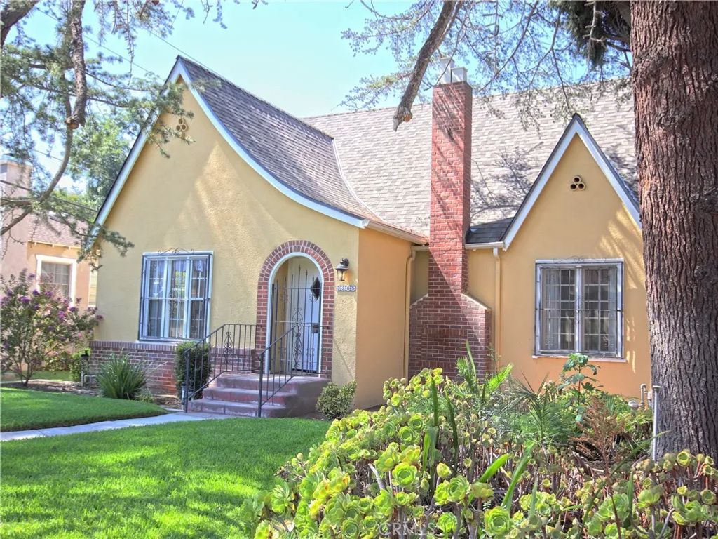 3265 Pine Street, Riverside, CA 92501