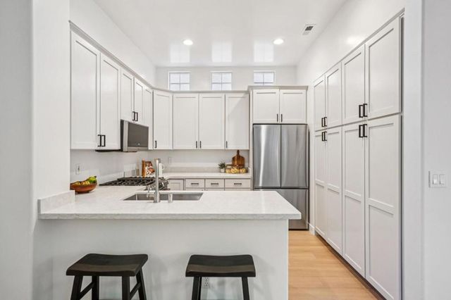 206 Everett Avenue, Palo Alto, CA 94301