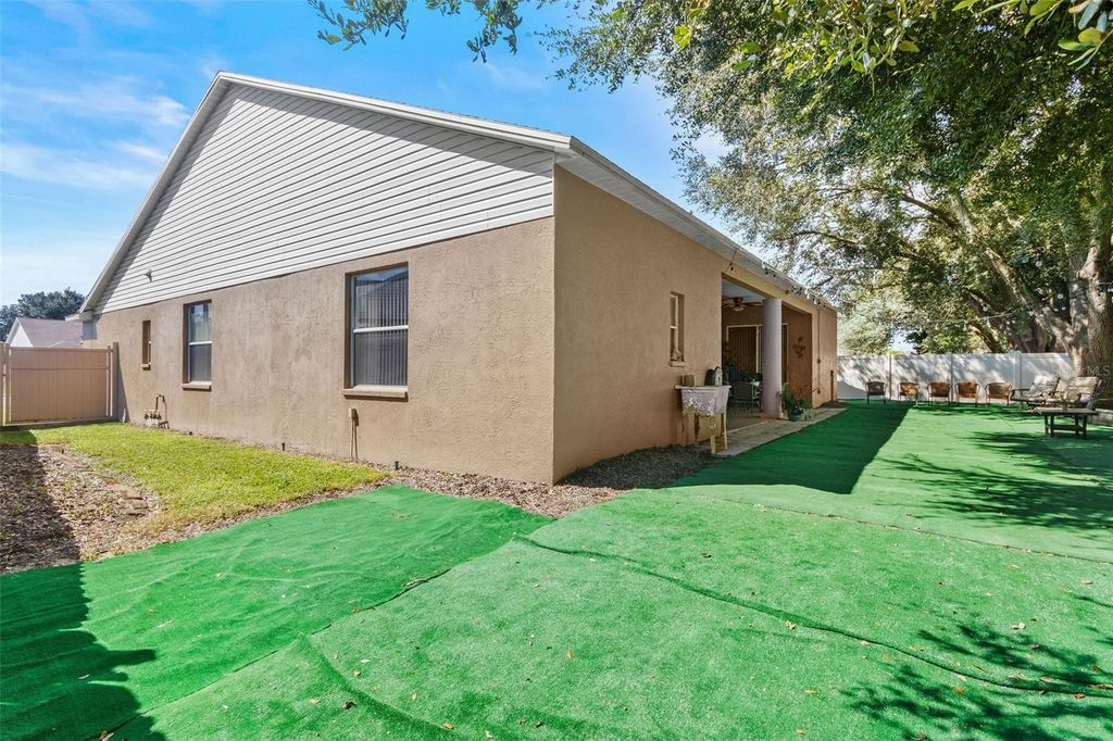 Image 20 of property listing at 11530 ANDY DRIVE, Riverview, FL 33569