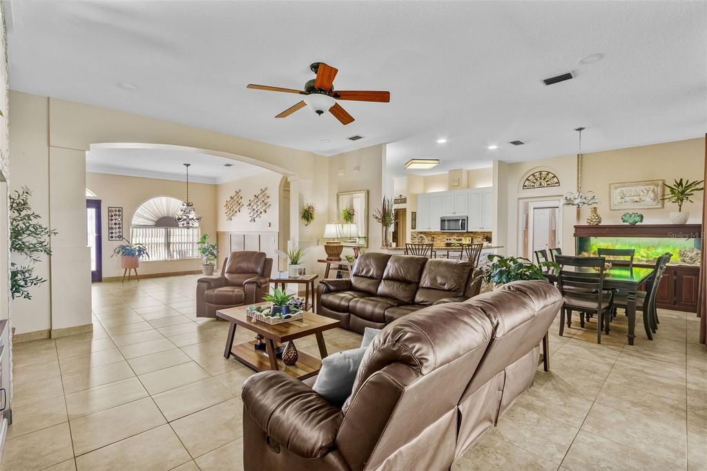 Image 23 of property listing at 11530 ANDY DRIVE, Riverview, FL 33569
