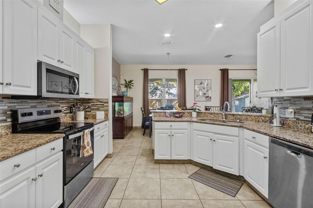 Image 30 of property listing at 11530 ANDY DRIVE, Riverview, FL 33569