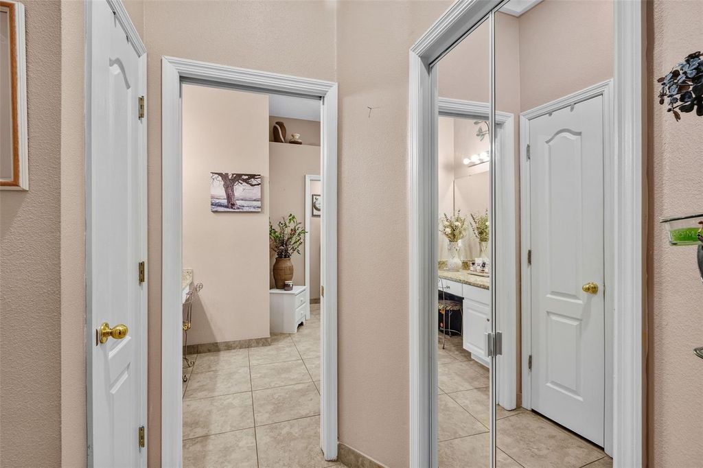 Image 33 of property listing at 11530 ANDY DRIVE, Riverview, FL 33569