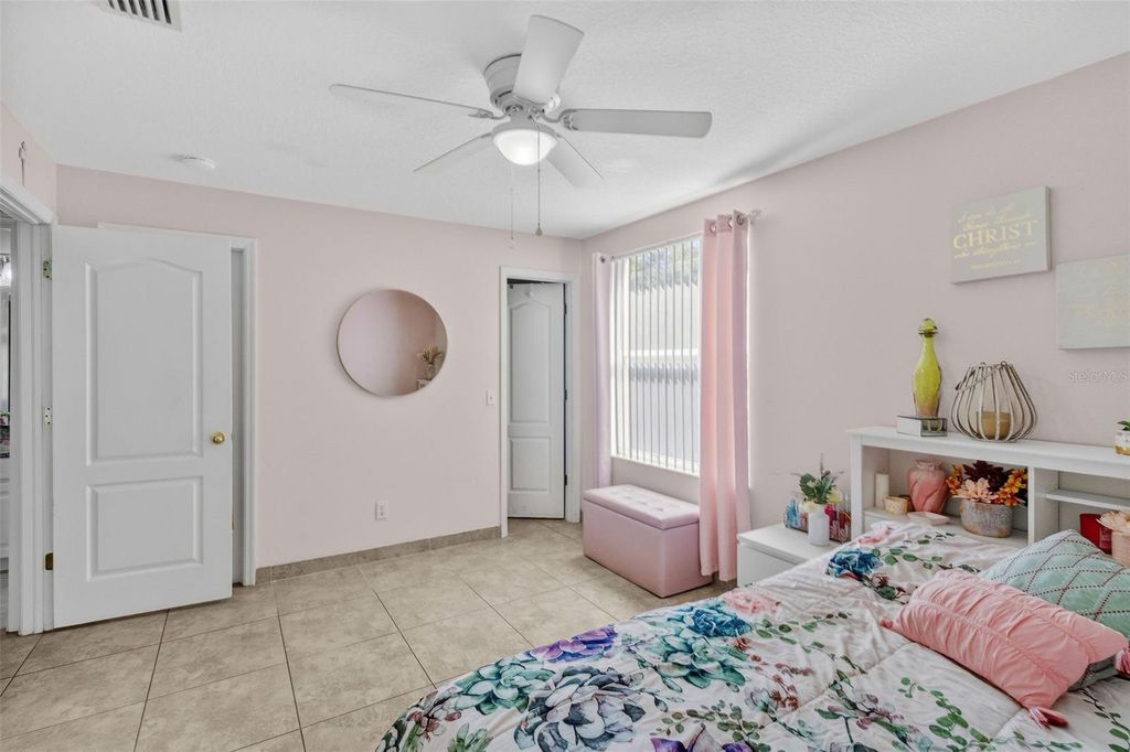 Image 39 of property listing at 11530 ANDY DRIVE, Riverview, FL 33569