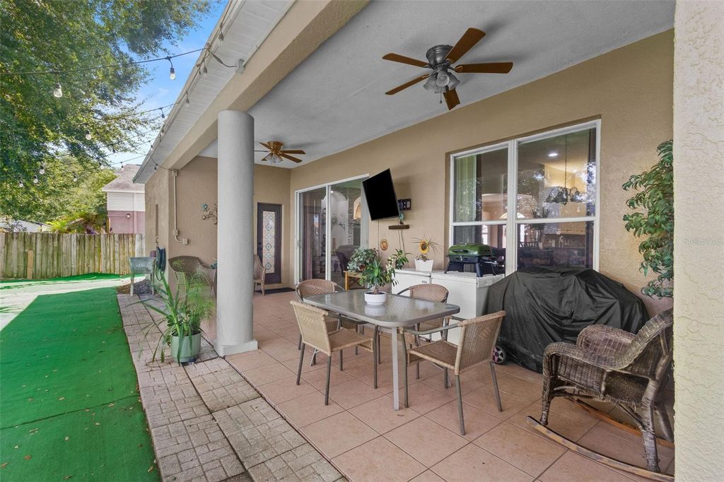 Image 5 of property listing at 11530 ANDY DRIVE, Riverview, FL 33569