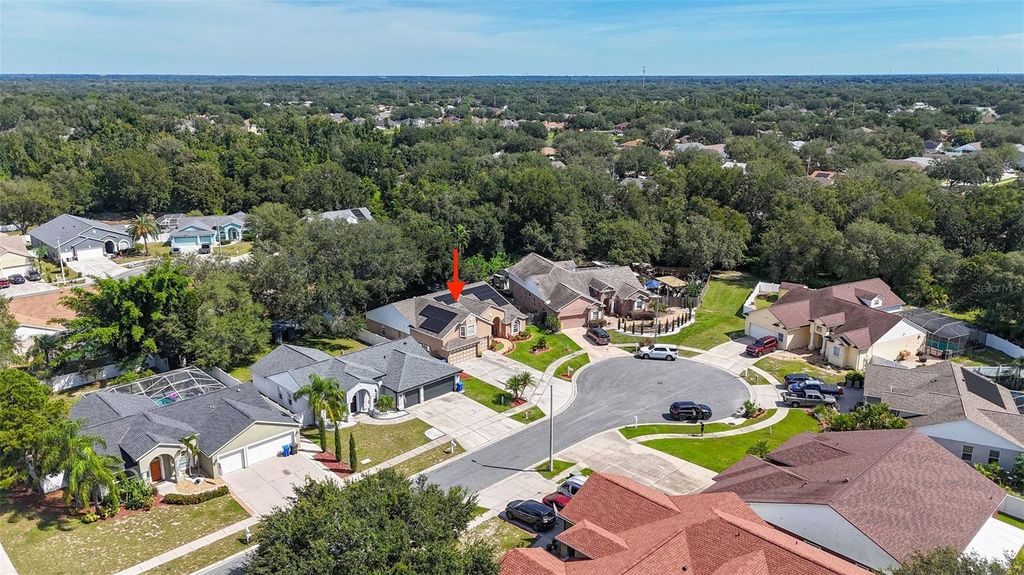 Image 8 of property listing at 11530 ANDY DRIVE, Riverview, FL 33569