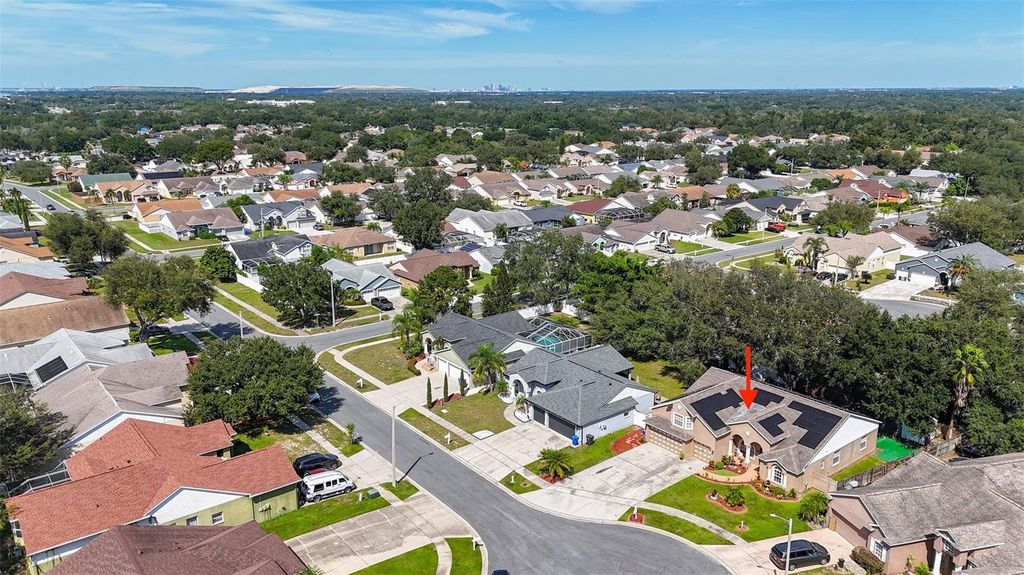 Image 9 of property listing at 11530 ANDY DRIVE, Riverview, FL 33569