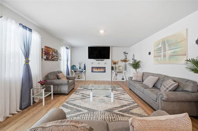 196 Summit Pointe Drive, Dallas, GA 30132